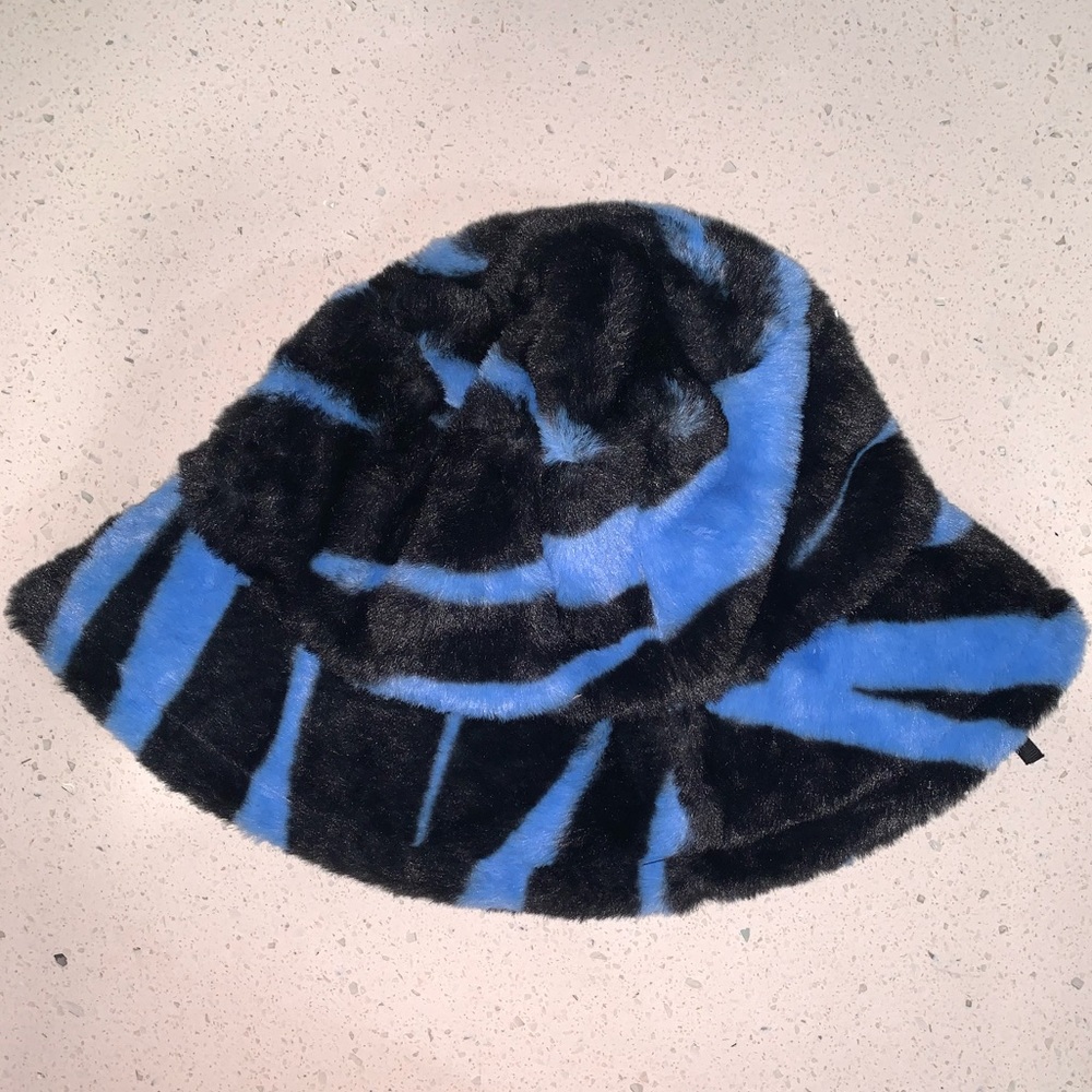 Faux Fur Plush Zebra Stripe Bucket Hat One size